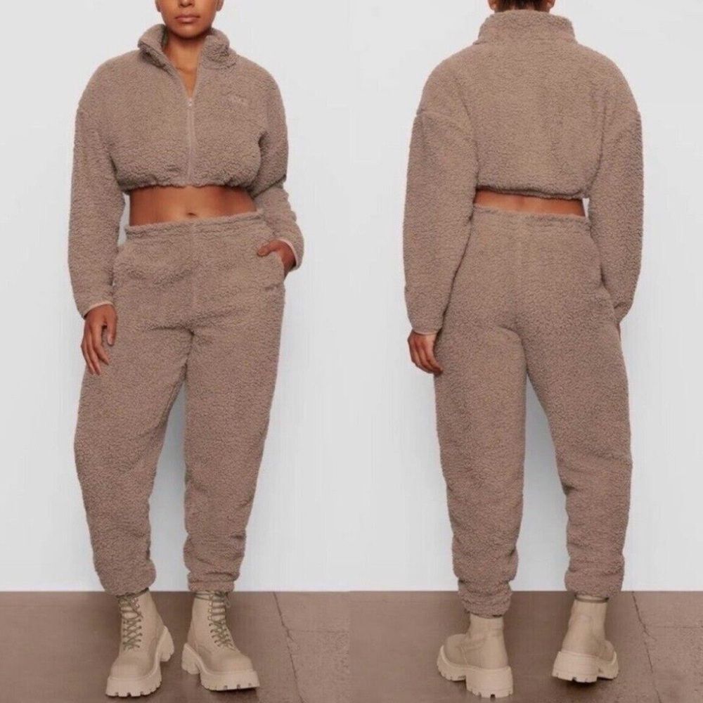 SKIMS LARGE Tigers Eye color Sherpa Long Pants w/ Pockets Drawstring Never worn
